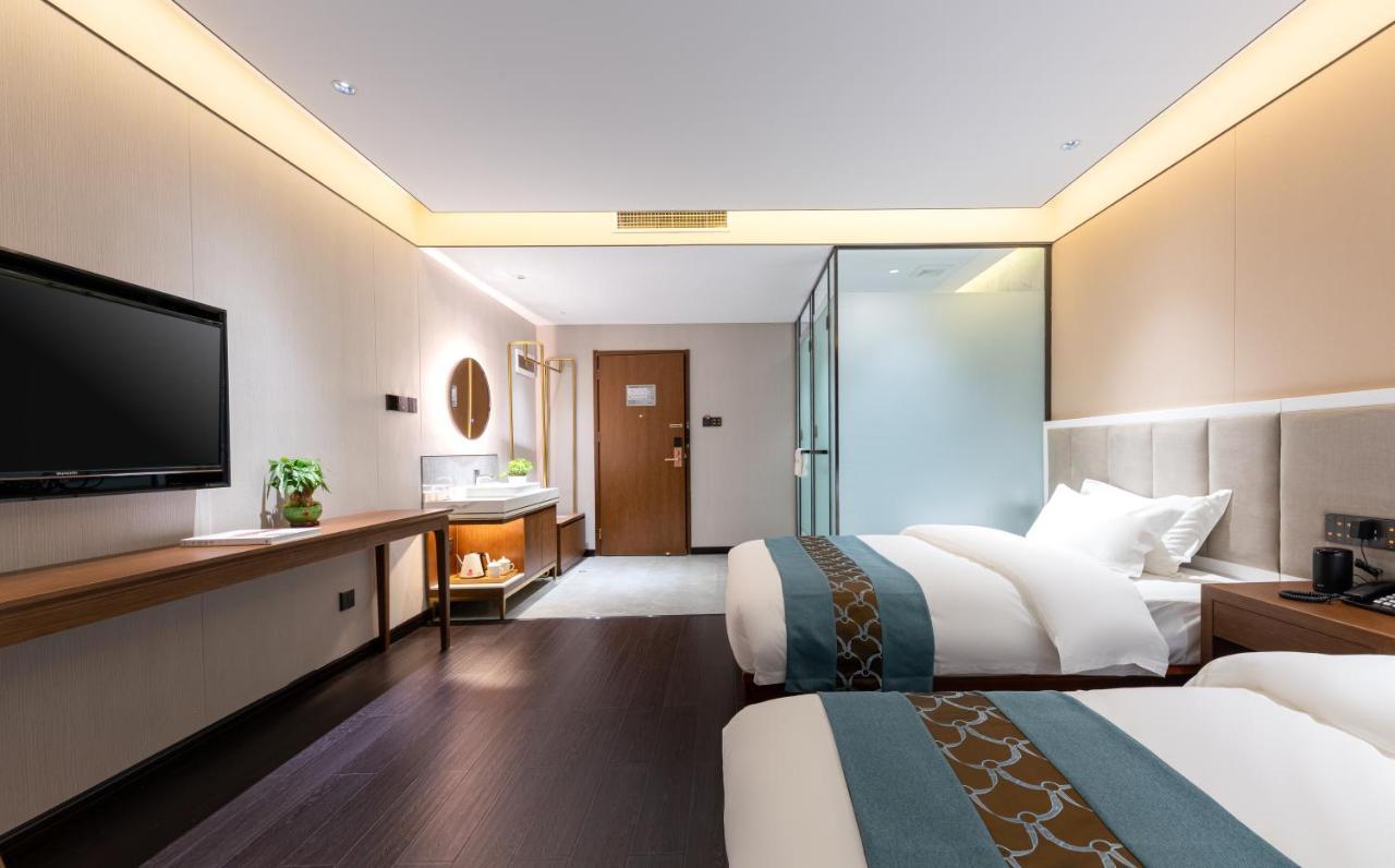 Beijing Tangfu Hotel - Located In The City Center Adjacent To The Subway Station Close To Nanluoguxiang Gulou Lama Temple Tiananmen Square Forbidden City Temple Of Heaven Providing Laundry Car Rental And Ticketing Services Dış mekan fotoğraf