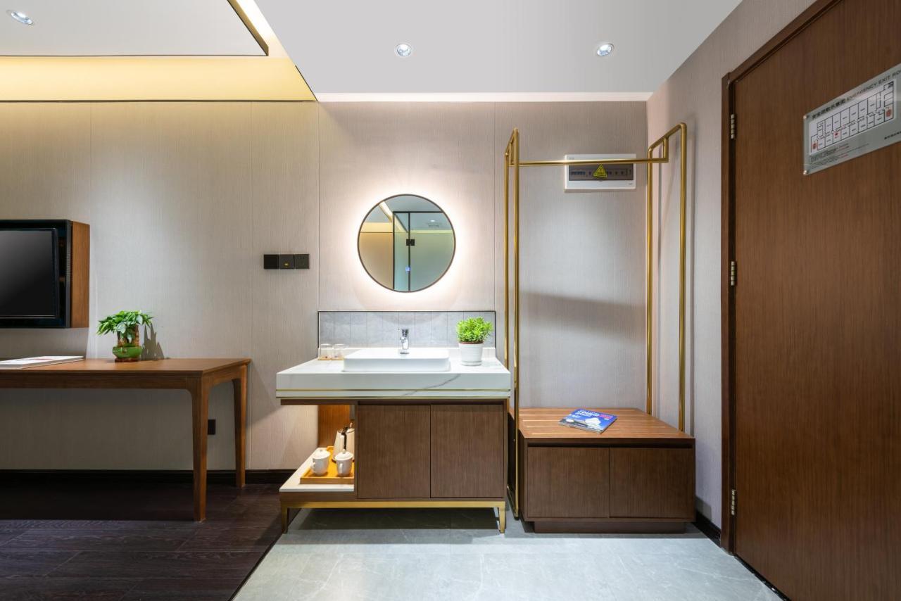 Beijing Tangfu Hotel - Located In The City Center Adjacent To The Subway Station Close To Nanluoguxiang Gulou Lama Temple Tiananmen Square Forbidden City Temple Of Heaven Providing Laundry Car Rental And Ticketing Services Dış mekan fotoğraf