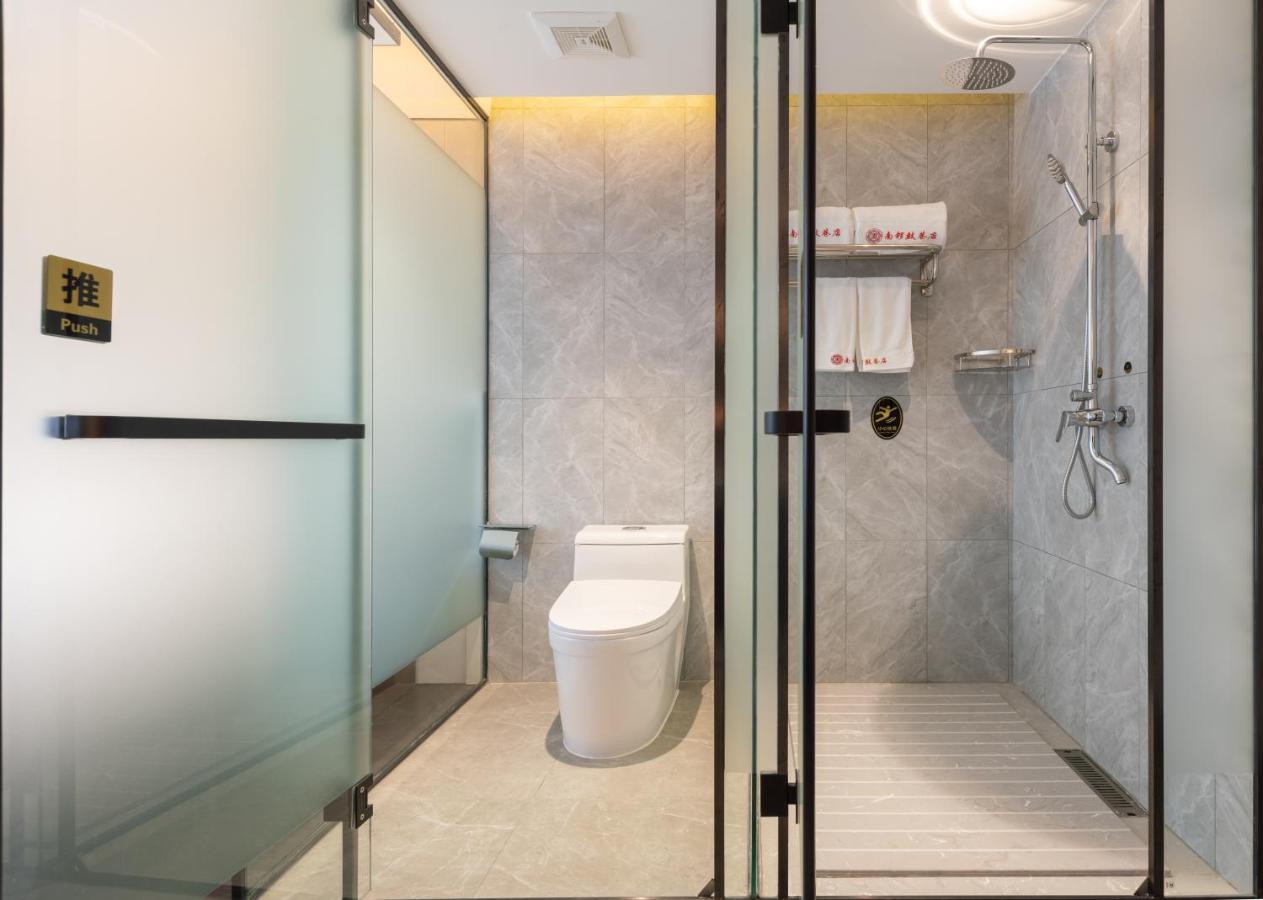 Beijing Tangfu Hotel - Located In The City Center Adjacent To The Subway Station Close To Nanluoguxiang Gulou Lama Temple Tiananmen Square Forbidden City Temple Of Heaven Providing Laundry Car Rental And Ticketing Services Dış mekan fotoğraf