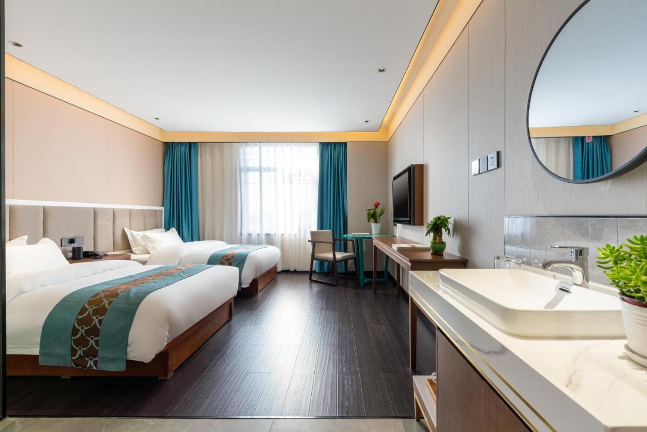Beijing Tangfu Hotel - Located In The City Center Adjacent To The Subway Station Close To Nanluoguxiang Gulou Lama Temple Tiananmen Square Forbidden City Temple Of Heaven Providing Laundry Car Rental And Ticketing Services Dış mekan fotoğraf