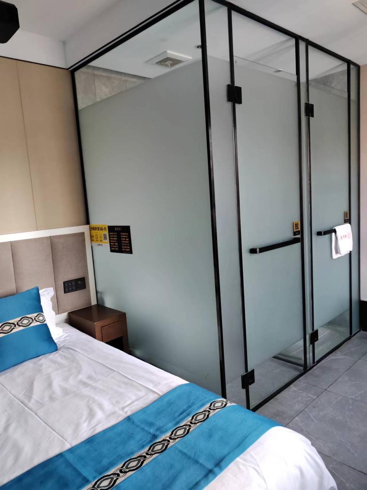 Beijing Tangfu Hotel - Located In The City Center Adjacent To The Subway Station Close To Nanluoguxiang Gulou Lama Temple Tiananmen Square Forbidden City Temple Of Heaven Providing Laundry Car Rental And Ticketing Services Dış mekan fotoğraf