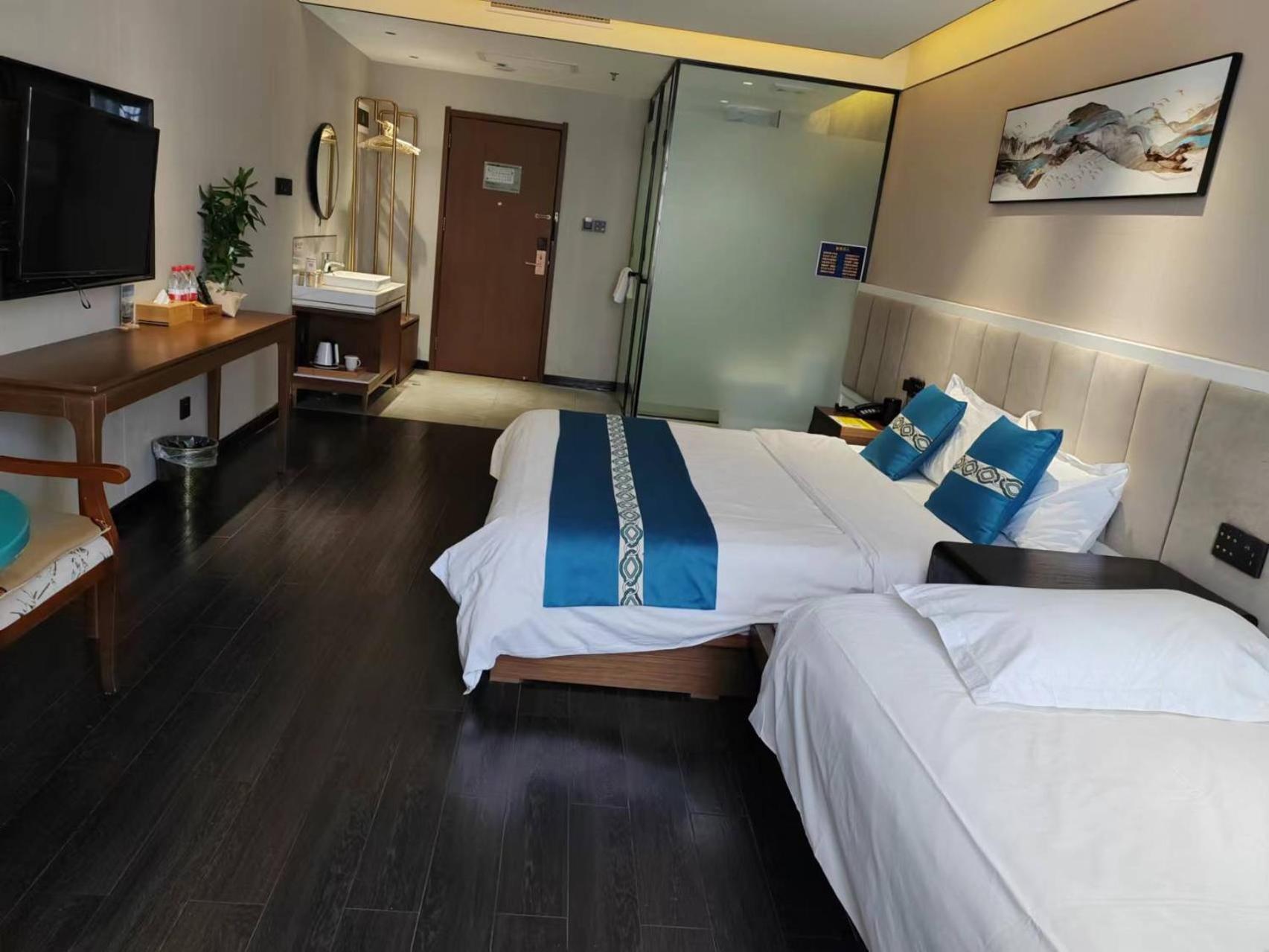 Beijing Tangfu Hotel - Located In The City Center Adjacent To The Subway Station Close To Nanluoguxiang Gulou Lama Temple Tiananmen Square Forbidden City Temple Of Heaven Providing Laundry Car Rental And Ticketing Services Dış mekan fotoğraf