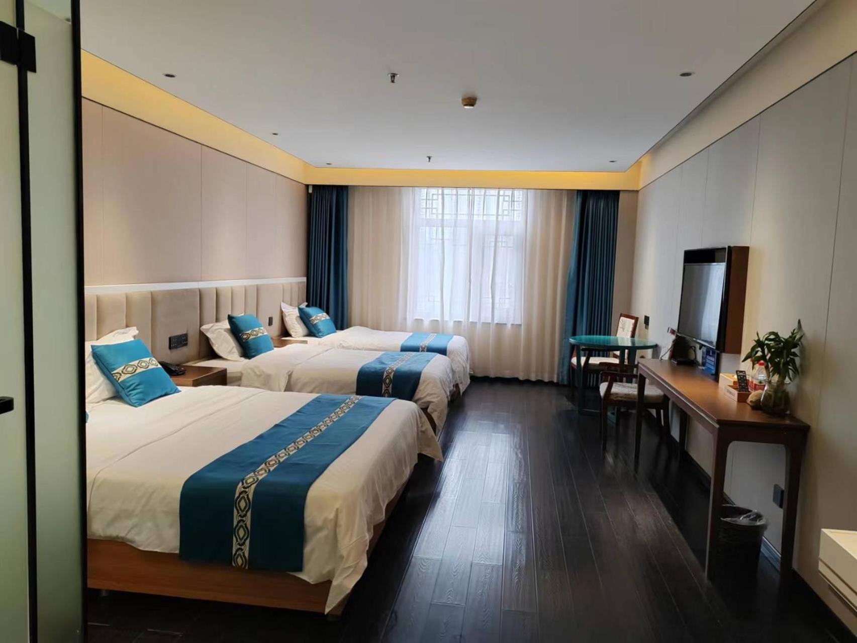 Beijing Tangfu Hotel - Located In The City Center Adjacent To The Subway Station Close To Nanluoguxiang Gulou Lama Temple Tiananmen Square Forbidden City Temple Of Heaven Providing Laundry Car Rental And Ticketing Services Dış mekan fotoğraf